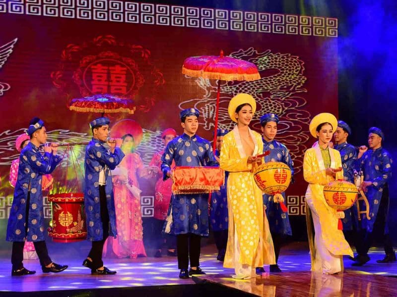 Áo Dài Show đưa khán giả khám phá quá khứ huy hoàng của triều đại nhà Nguyễn