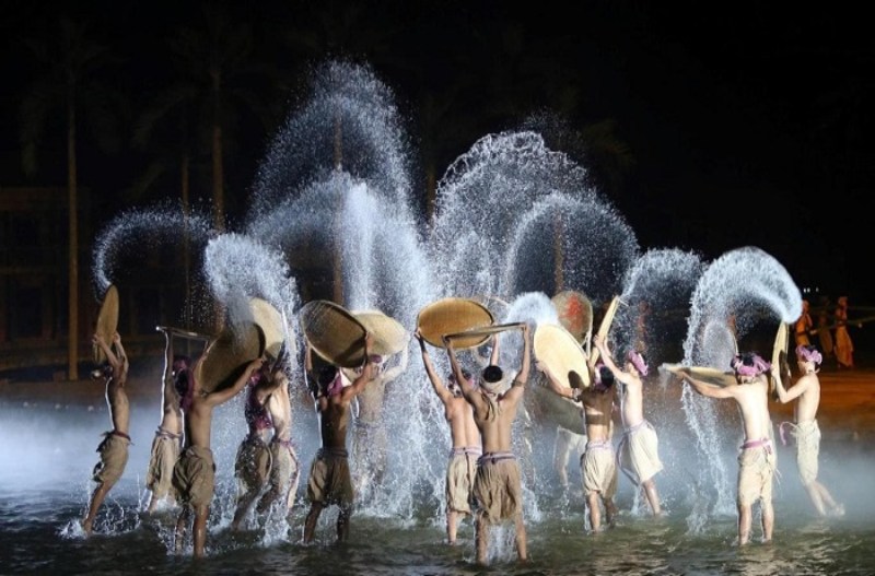 Chương trình tái hiện cảnh sinh hoạt của người dân xứ Quảng trên sân khấu nước