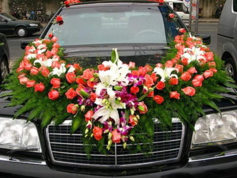 Dịch vụ đám cưới chuyên nghiệp: Gợi ý 4 mẫu trang trí xe hoa cưới được ưa chuộng