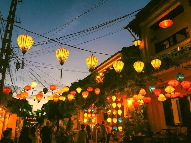 Hoi An ancient town shines with lantern lights