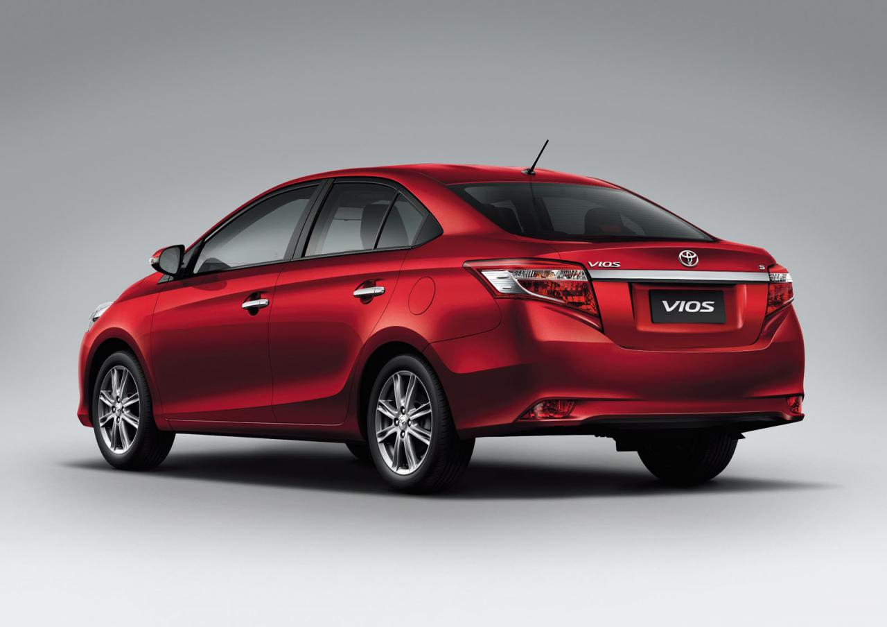 Mua xe Toyota cũ giúp khách hàng tiết kiệm chi phí