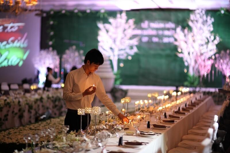 Đội ngũ nhân viên Riverside Palace luôn lắng nghe và hỗ trợ khách hàng