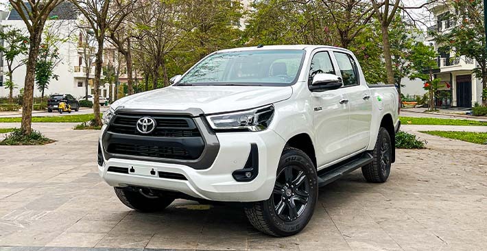 Xe bán tải Hilux bền bỉ và vững chắc phù hợp mọi địa hình