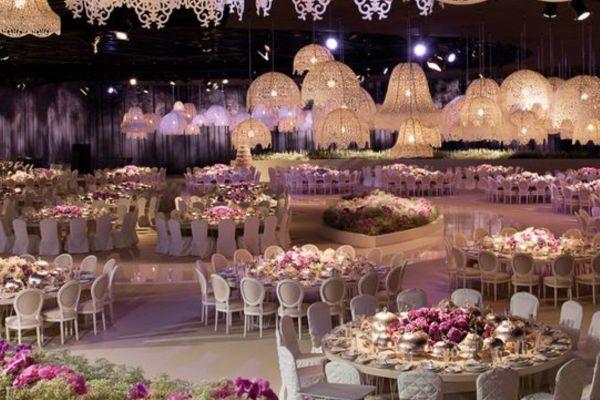 Gói trang trí tiệc cưới tạo nên không gian tiệc cưới ấn tượng
