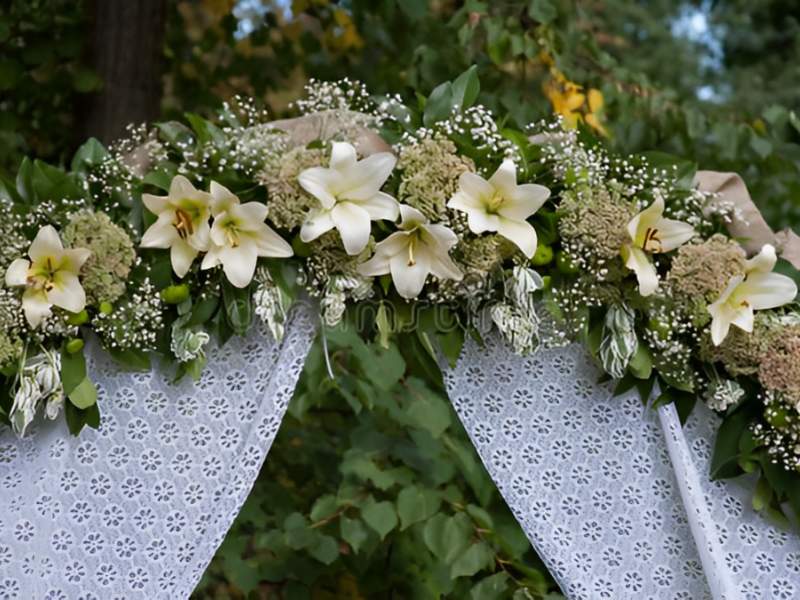 Cổng hoa cưới hoa ly