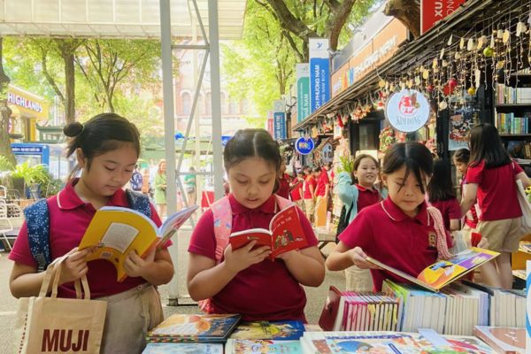 Kỹ năng sống cho trẻ tiểu học thói quen đọc sách