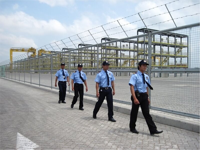 You should choose a warehouse that has high security and safety measures