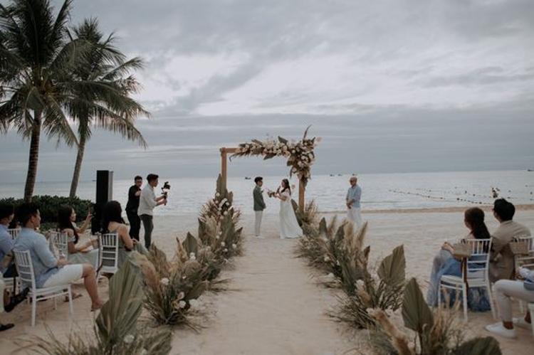 Tổ chức tiệc cưới tại biển Phú Quốc