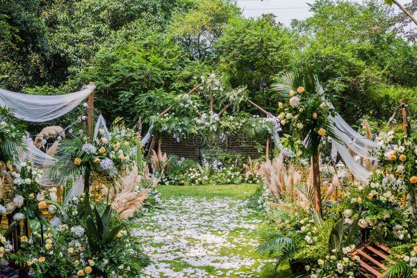 Địa điểm tổ chức tiệc cưới tại vườn hoa mộng mơ