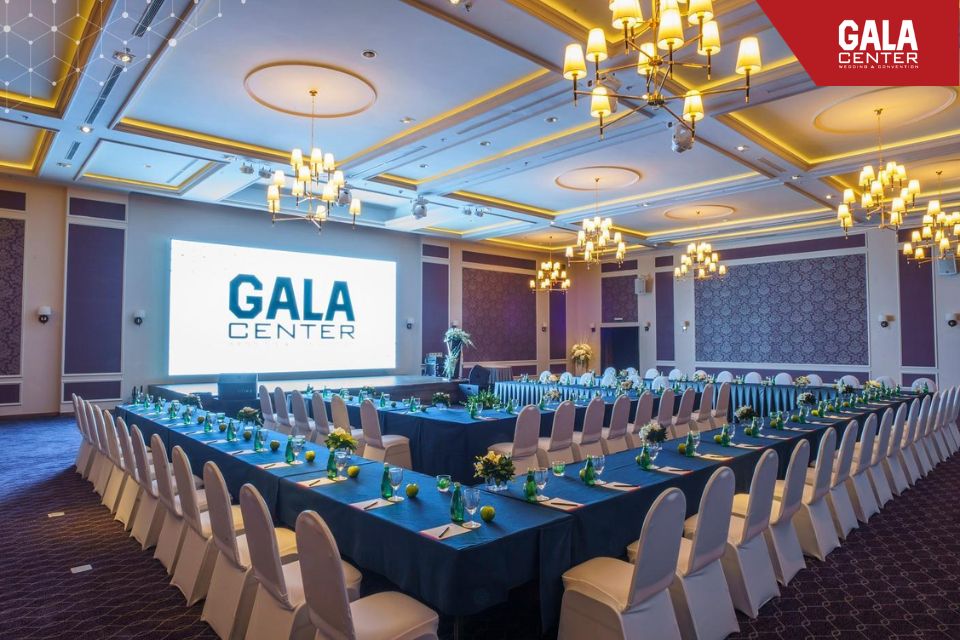 Kh&ocirc;ng gian Gala Dinner linh hoạt để đ&aacute;p ứng tiệc tối, s&acirc;n khấu, giao lưu v&agrave; c&aacute;c hoạt động trong chương tr&igrave;nh