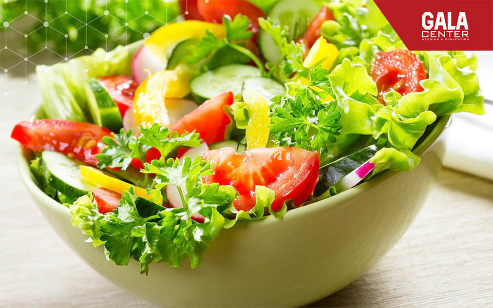 Salad tăng thêm sự thanh mát của thực đơn