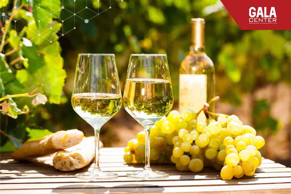 Rượu vang Riesling cho thực đơn nhà hàng tiệc cưới cao cấp thêm ấn tượng