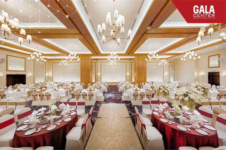 Sảnh tiệc cưới mang sắc vàng gold sang trọng tại Gala Center