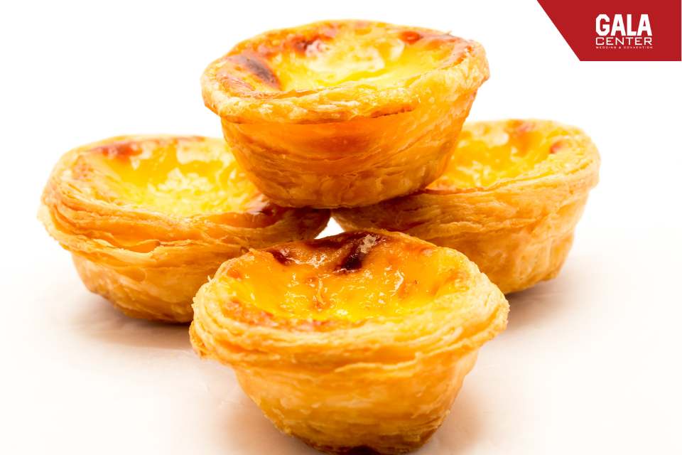 Bánh tart trứng với vị thơm ngon hấp dẫn và độ giòn của lớp vỏ bên ngoài