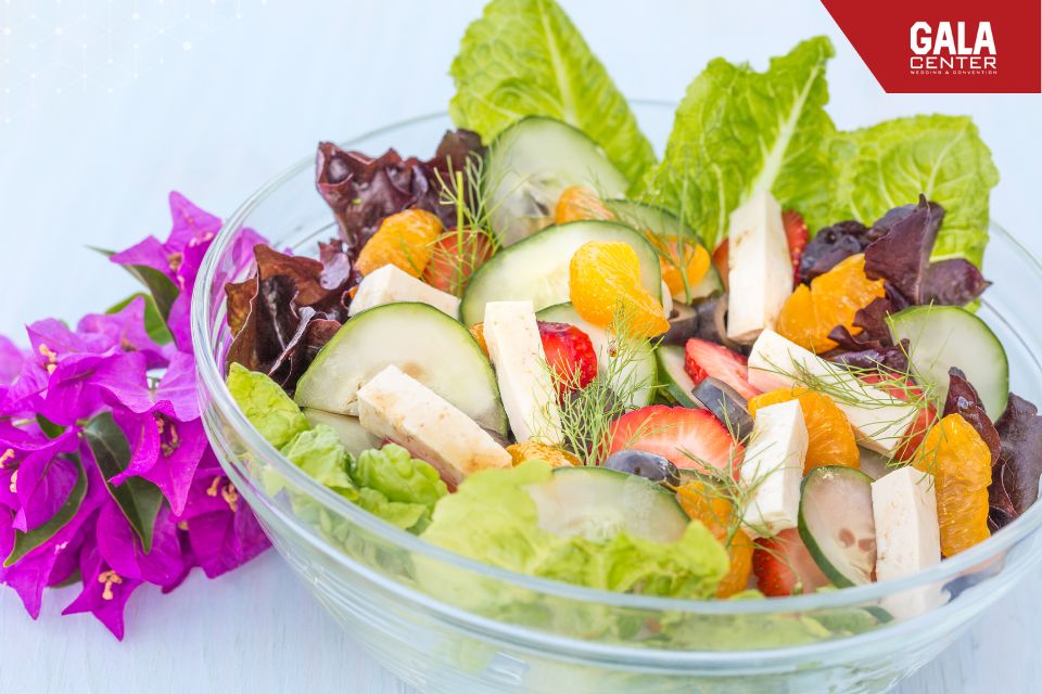 Món salad rau củ xanh tươi, hấp dẫn