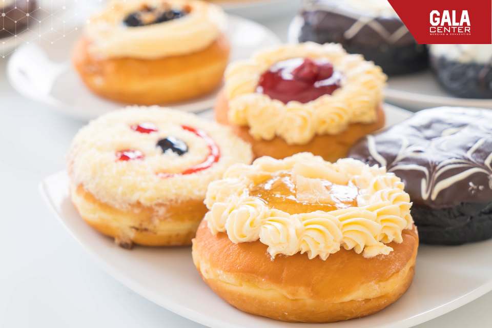 Donut mới lạ với đa dạng mứt trái cây