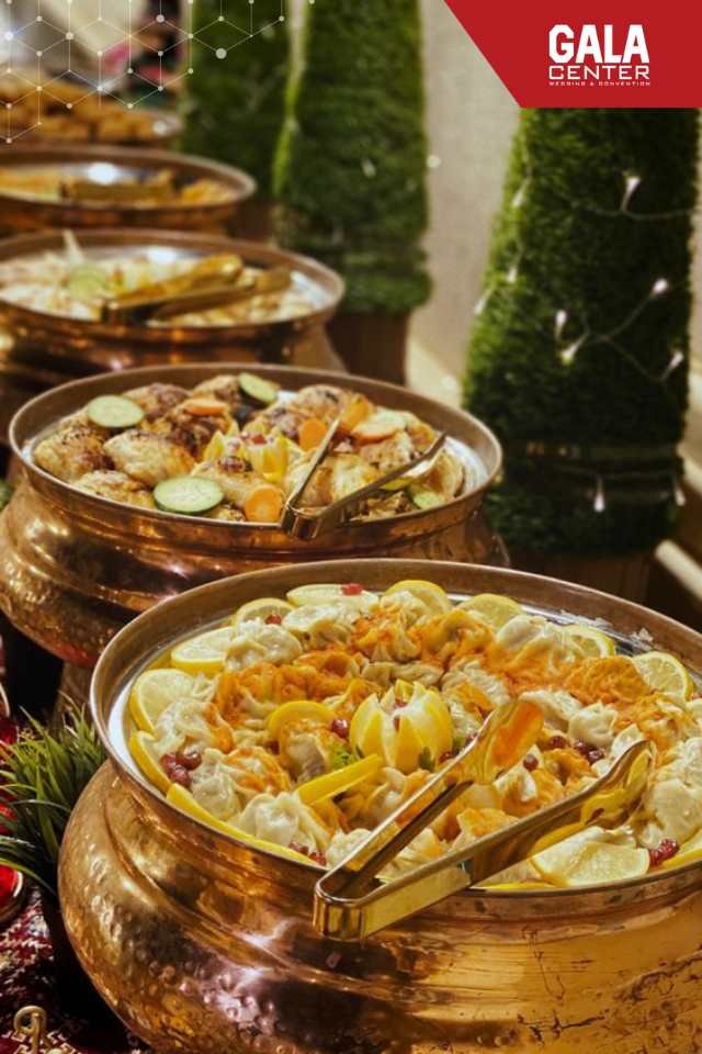 Thực đơn nhà hàng tiệc cưới dạng buffet sẽ có đa dạng món ăn hơn