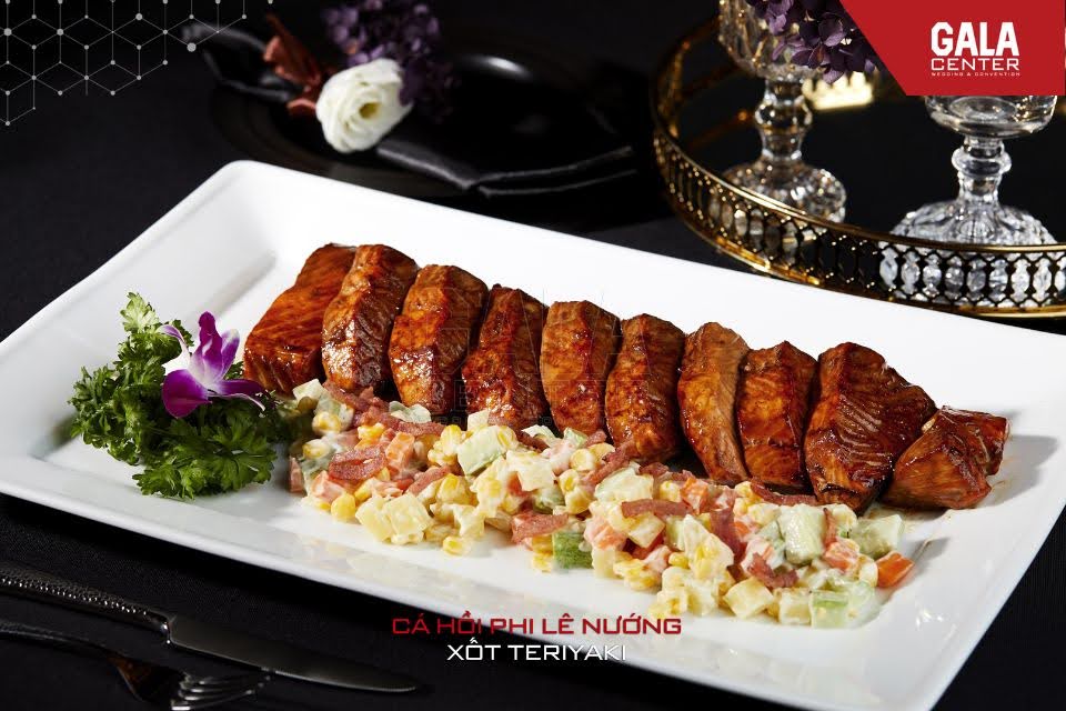C&aacute; Hồi Phi L&ecirc; Nướng Xốt Teriyaki - m&oacute;n ngon đ&atilde;i tiệc cưới phong c&aacute;ch Nhật trong thực đơn Gala Center
