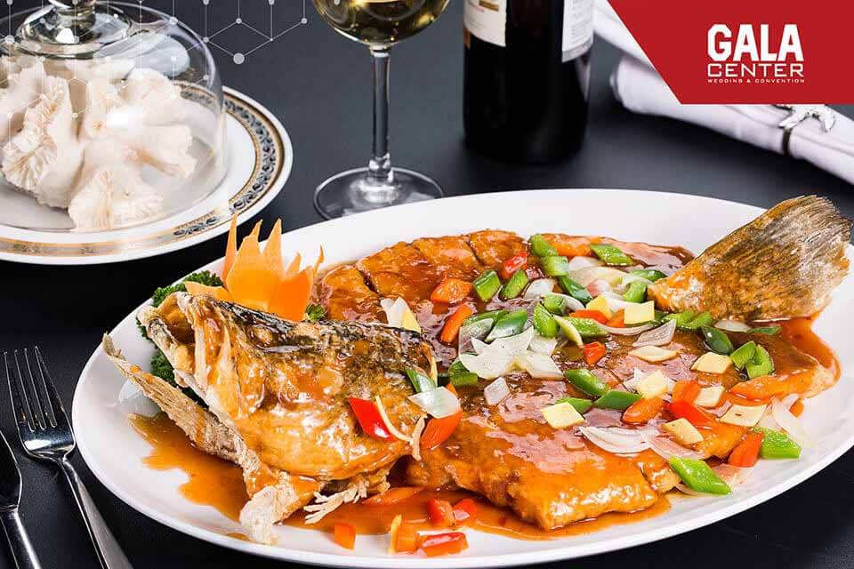 Đ&atilde;i tiệc cưới bằng m&oacute;n c&aacute; mang nhiều &yacute; nghĩa&nbsp;