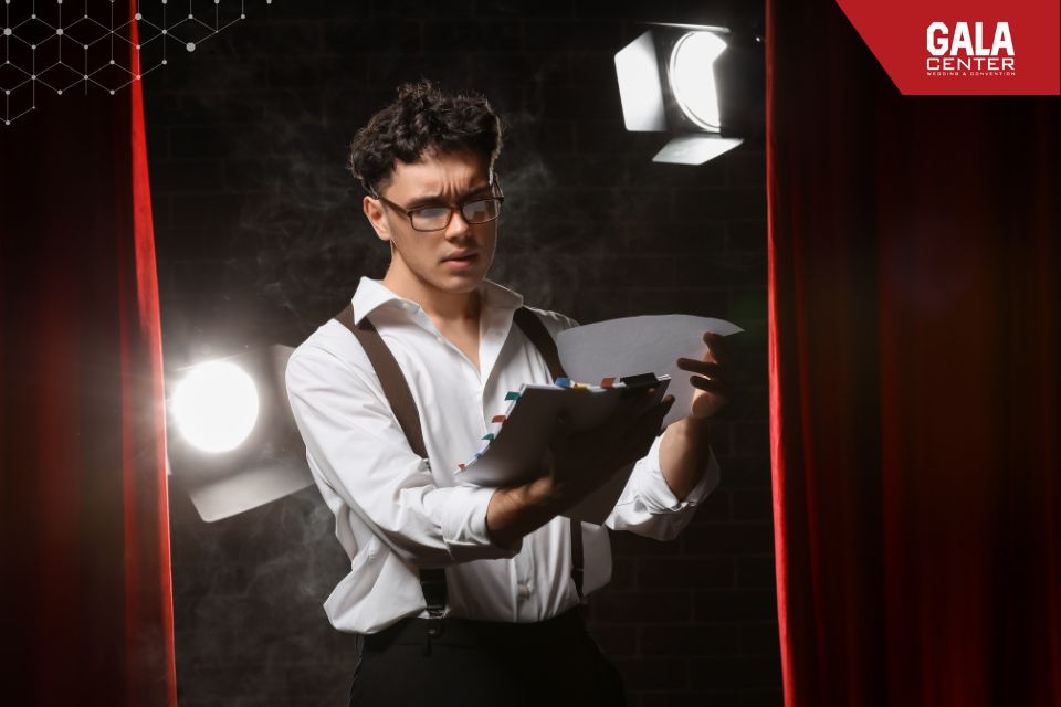 Phối hợp nh&acirc;n sự vận h&agrave;nh kịch bản hội nghị tổng kết tr&ocirc;i chảy