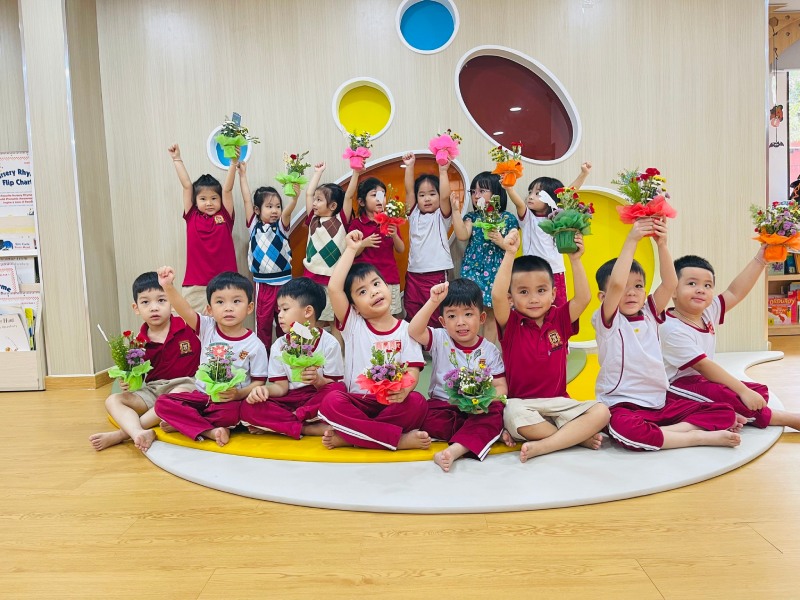 Trẻ em tại trường mầm non quốc tế Việt Úc - VAS học tập thông qua các hoạt động thực tiễn