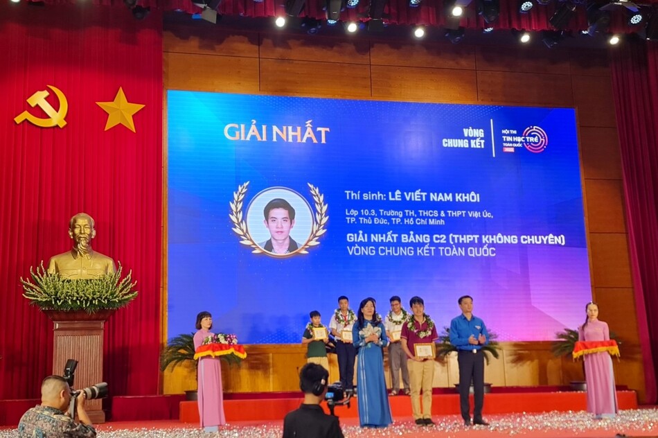 Hot news about a Sala student winning the 1st prize in the national-wide young informatics contest in 2 consecutive years