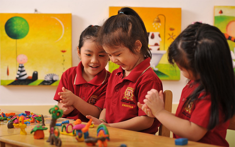 Trẻ được thỏa thích vui chơi, sáng tạo tại môi trường mầm non VAS