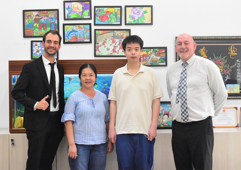 Sharing of Truong Quang Phuoc - former Vaser who achieved "Top in Vietnam" 2022 - when returning to visit the school