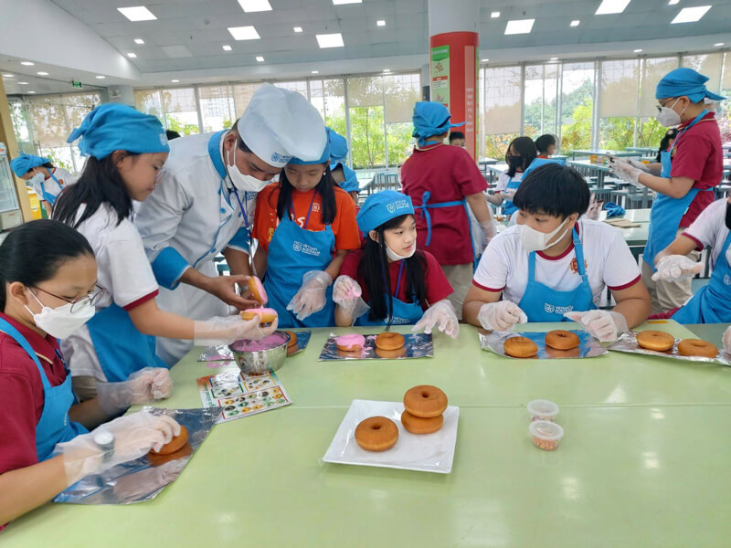 Đánh giá chương trình học và phương pháp giảng dạy để biết được cho con học trường quốc tế có tốt không?