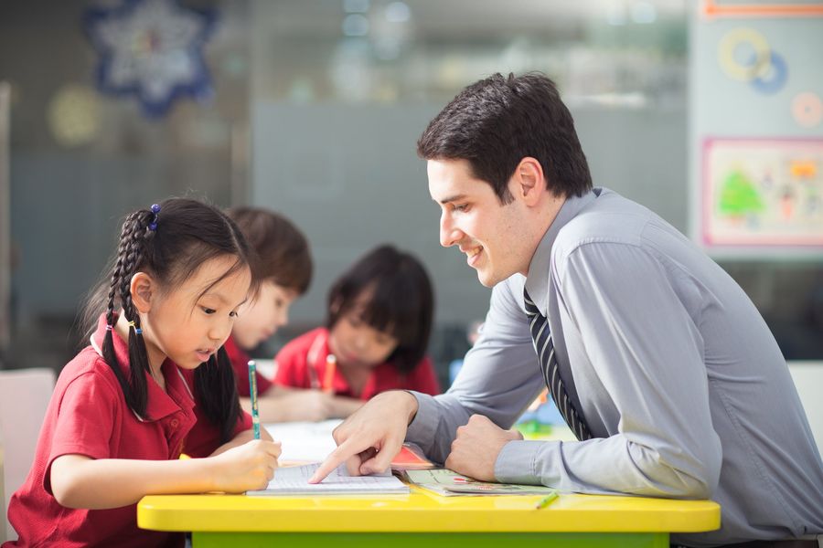 Trẻ học tiếng Anh từ sớm giúp phát triển nhận thức