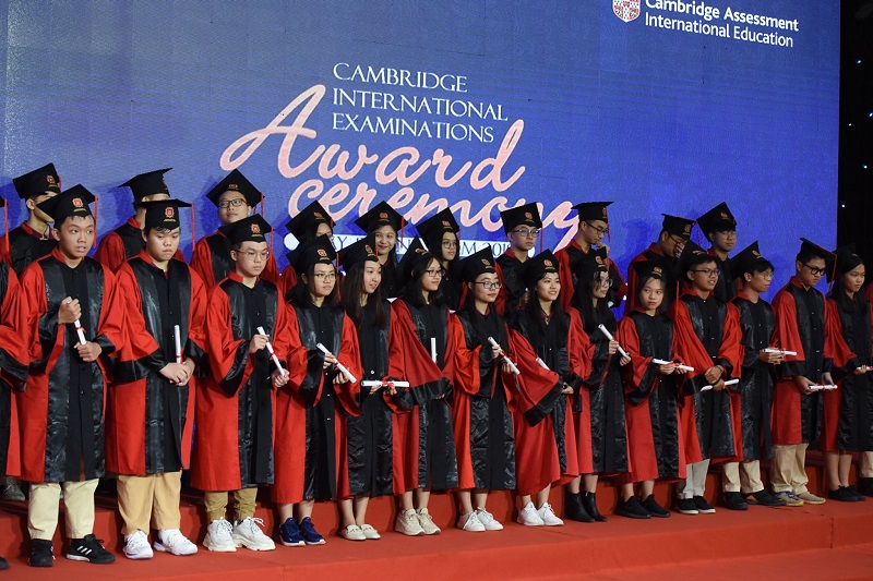 Học sinh VAS tốt nghiệp chương trình Cambridge