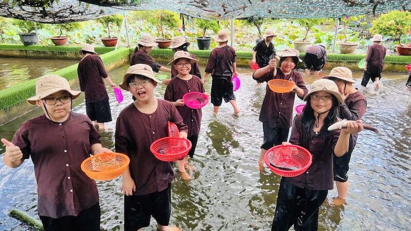 VASers Explore “Happy Farm” and “The Land of Mist” Đà Lạt in Their October Field Trips