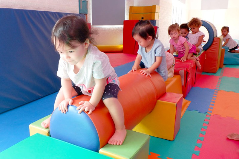 La Petite École khuyến khích trẻ nhỏ tham gia các hoạt động thể chất