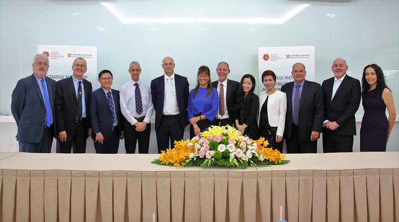 VAS phối hợp với Cambridge thành lập Trung tâm Đào tạo và Bồi dưỡng Nghiệp vụ của CAIE tại Việt Nam